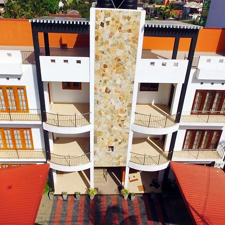 Hotel Indaura Ettukala Bagian luar foto
