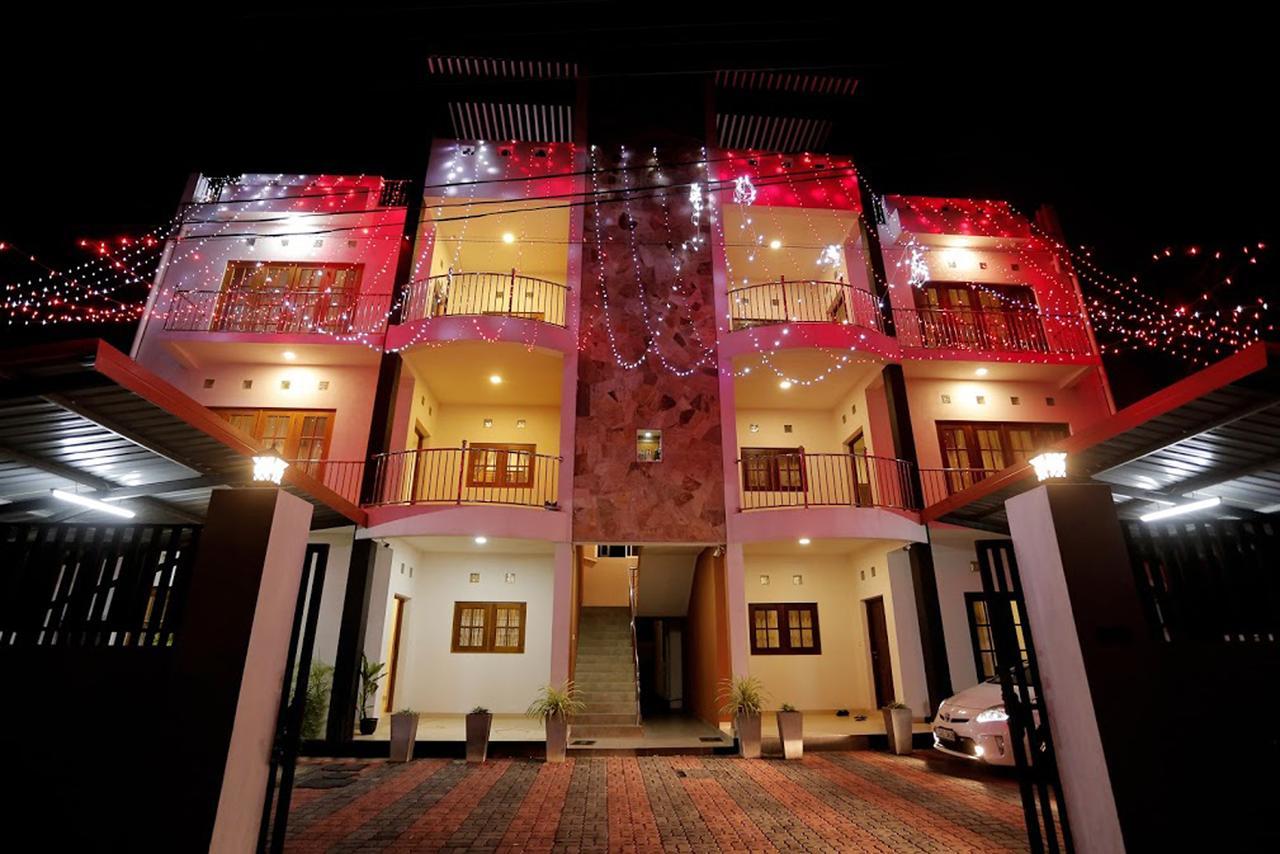 Hotel Indaura Ettukala Bagian luar foto